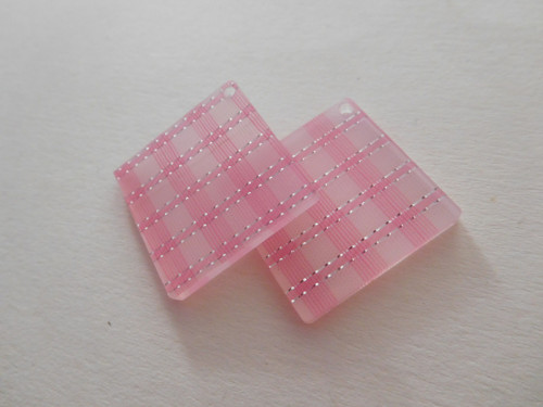 Přívěsek - plast (pár) — foto 2