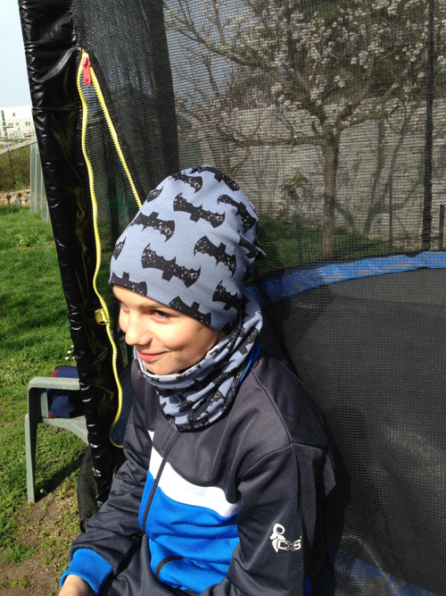 Jarní čepice s nákrčníkem - batman — foto 2