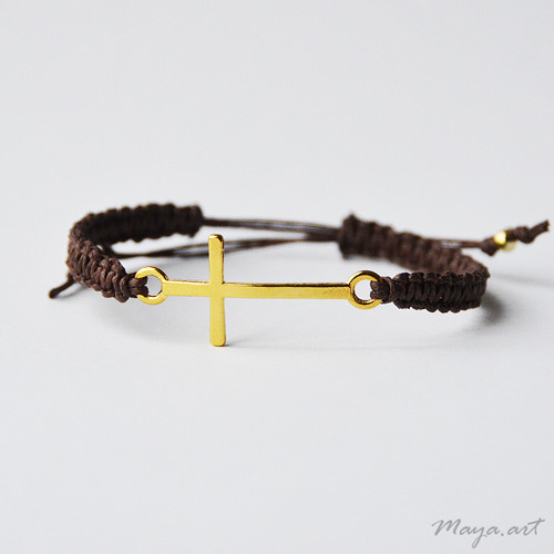 Hnědý náramek "MACRAME BRACELET" s křížkem — foto 2