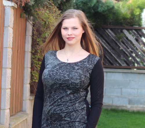 Tričko s velkým zadním výstřihem — foto 3