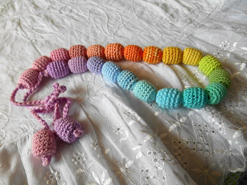 Háčkované korále Pastelky — foto 3