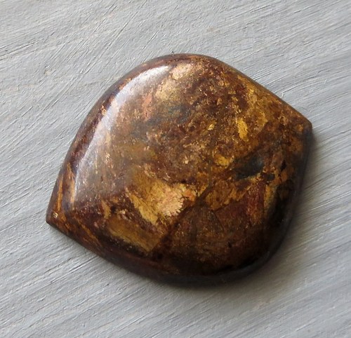 Bronzit Brazílie kabošon č.6 — foto 4