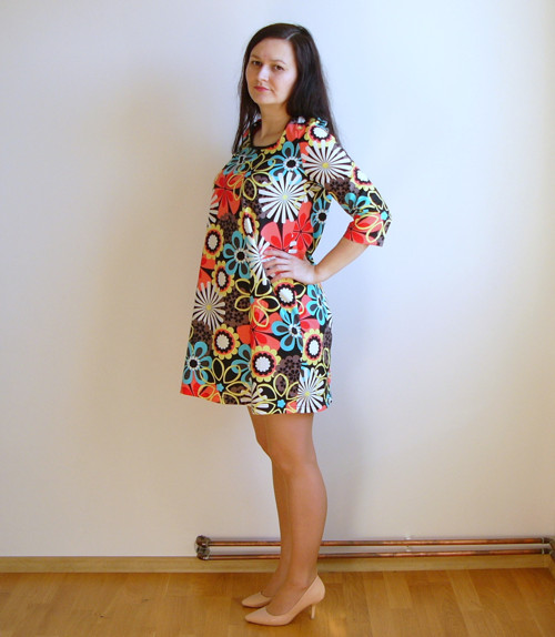 Kvetinové volné šaty — foto 3