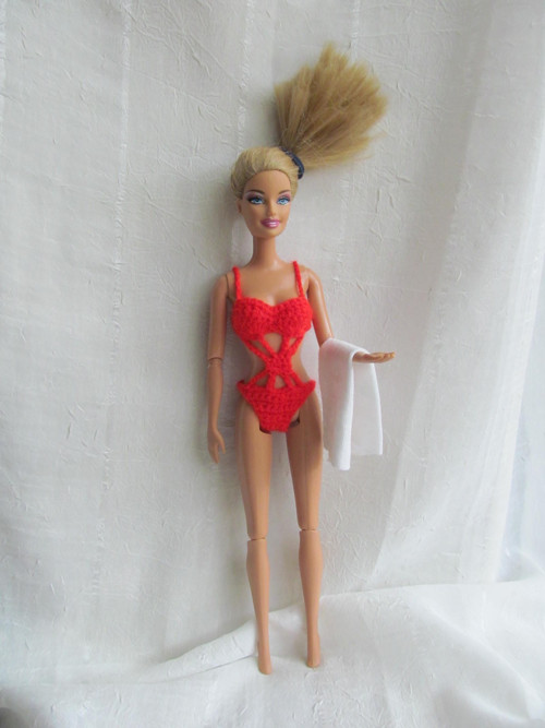 Červené plavky pro Barbie — foto 3