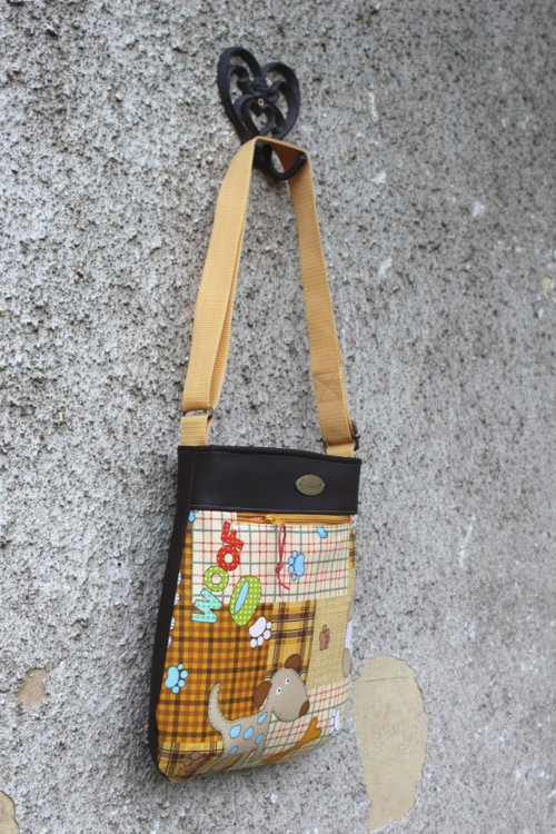 Crossbody kabelka Paw okrová — foto 4