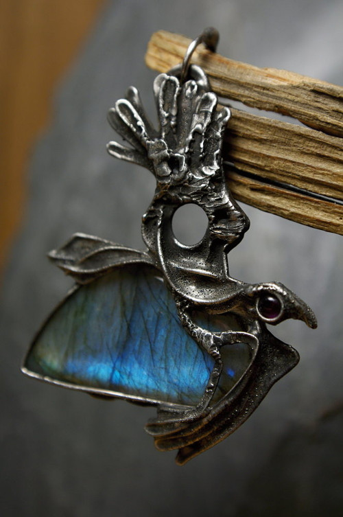 Vrána - talisman s labradoritem Madagaskar — foto 4