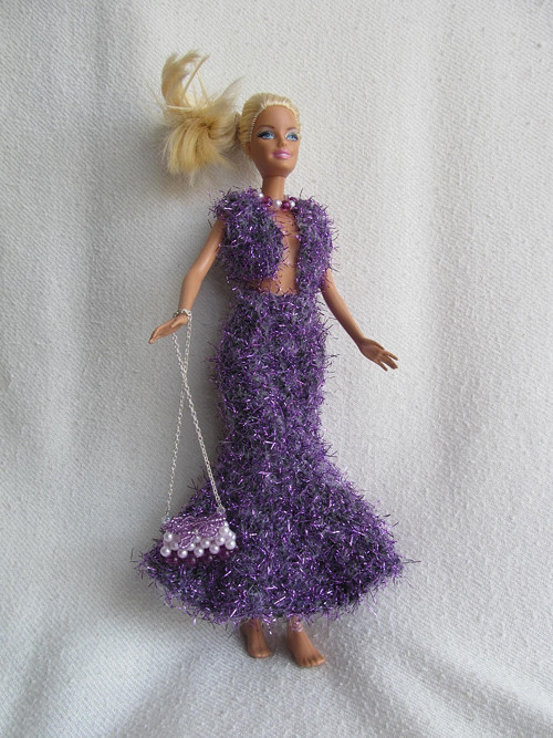 Fialová souprava na Barbie — foto 2
