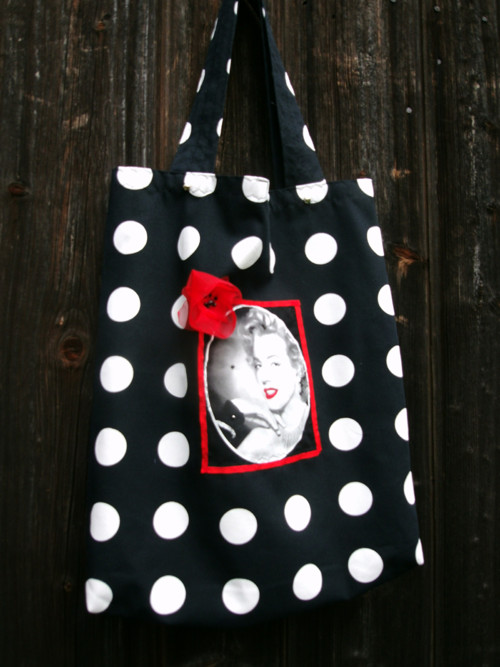 Taštice - Marylin in black dots - actor — foto 4