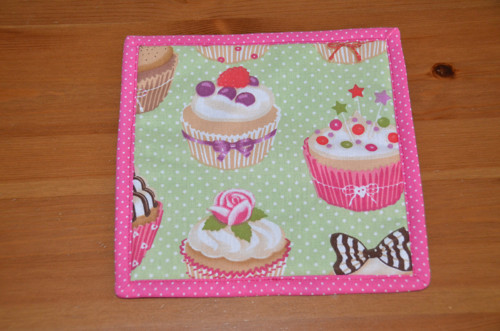 Pod hrníček patří… cupcake (višeň) — foto 2