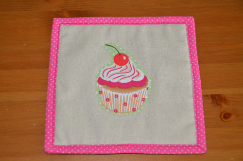 Pod hrníček patří… cupcake (višeň) — foto 4