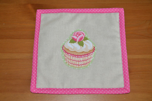 Pod hrníček patří… cupcake (růže) — foto 2