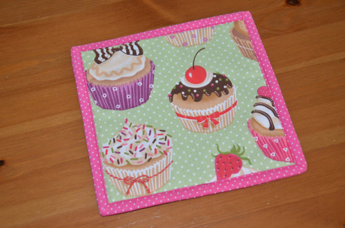 Pod hrníček patří… cupcake (růže) — foto 3