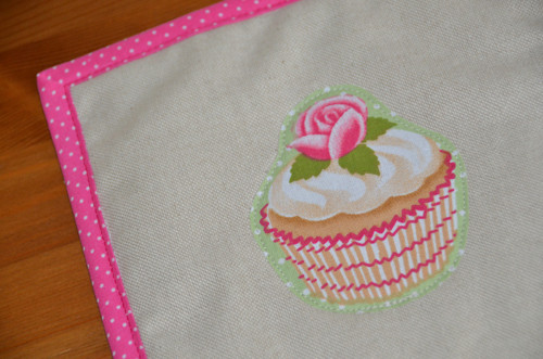 Pod hrníček patří… cupcake (růže) — foto 4