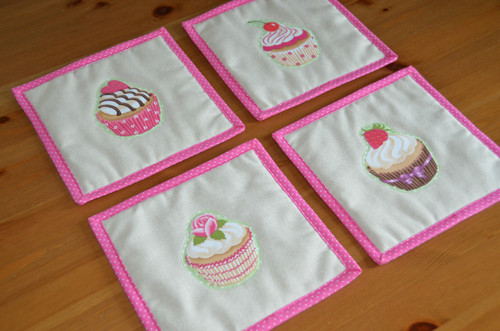 Pod hrníček patří… cupcake (růže) — foto 5