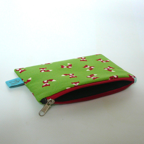 Malá kapsička s liškama — foto 2