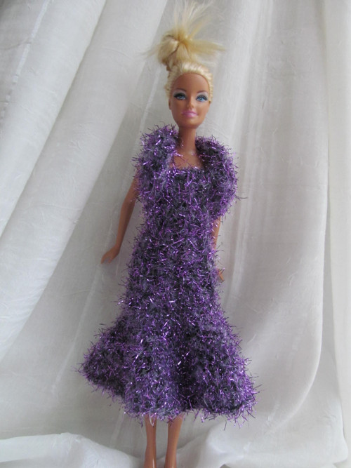 Fialová souprava na Barbie — foto 4