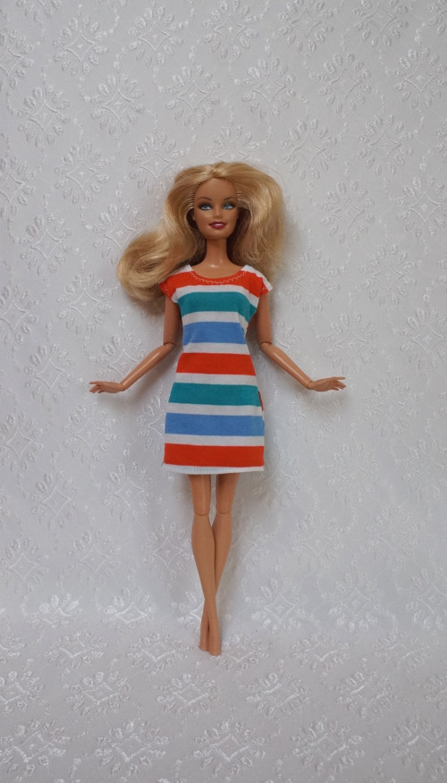 Letní pruhované šaty pro Barbie — foto 3