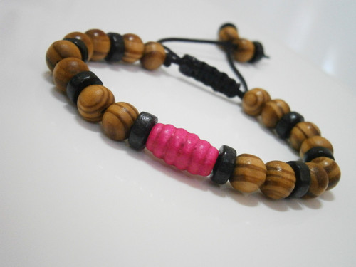 Dřevěný přírodní náramek (macramé) — foto 3