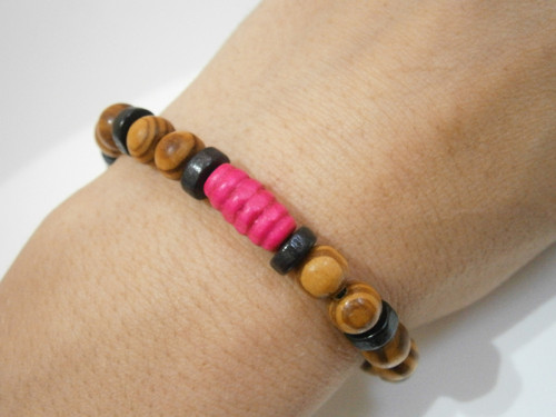 Dřevěný přírodní náramek (macramé) — foto 5