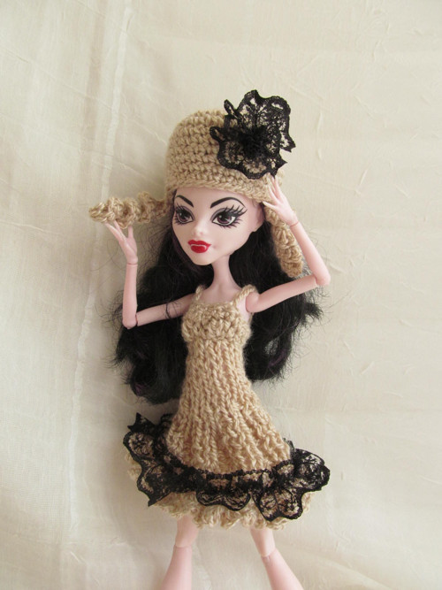 Souprava na Monster High - šaty a čepice — foto 3