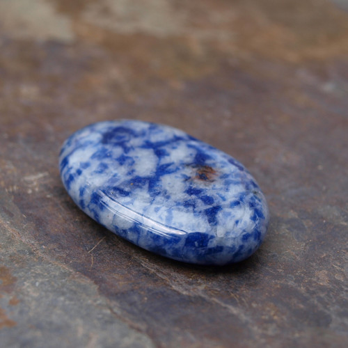 Sodalit-granit , placka 32 x 21 mm — foto 3