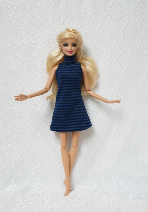 Letní pruhované šaty pro Barbie — foto 2