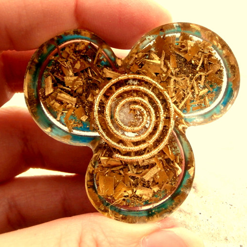 ORGONIT *Triskel s Tyrkenitem* — foto 4