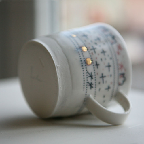Hrnek (porcelán) — foto 4