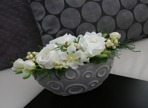 Kamélie a orchideje v keramickém oválku — foto 6