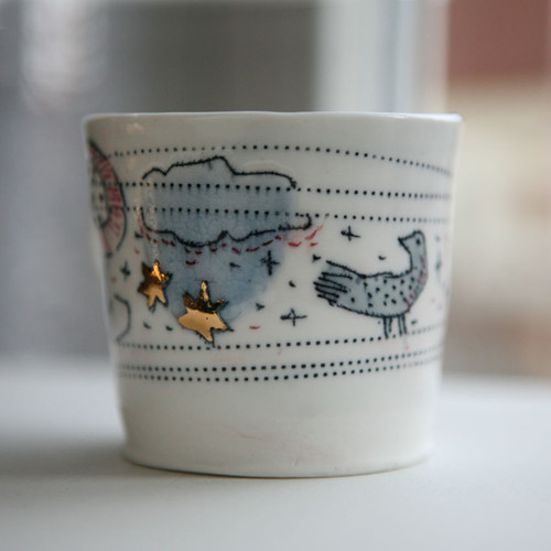 Hrnek (porcelán) — foto 3