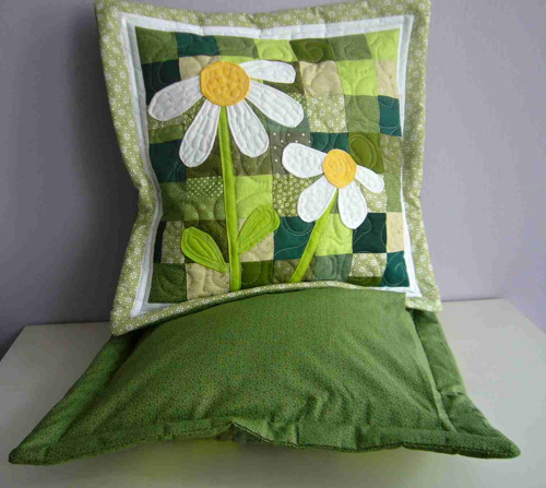 Rozkvetlý polštář - patchwork — foto 4