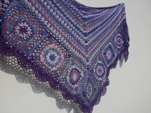Háčkovaný šátek violet — foto 3