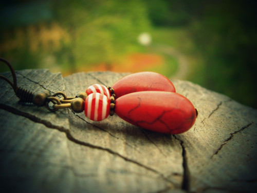 Červené náušnice s howlitem... — foto 3