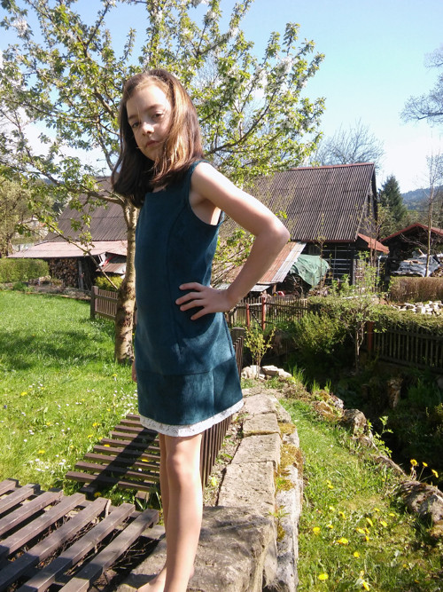 Dívčí šaty — foto 2