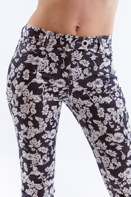 Nohavice Jeans Flower — foto 4