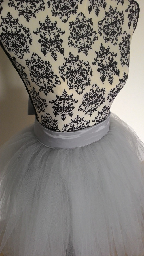 Světle šedá tylová sukně "Snowflake" — foto 2