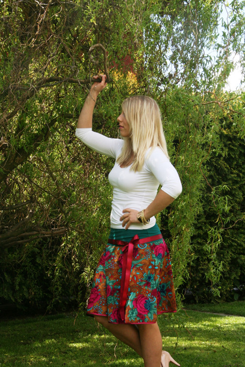 Sukně na líbačku pod třešní:-) — foto 3