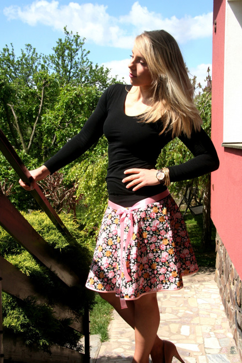 Sukně na líbačku pod třešní:-) — foto 3