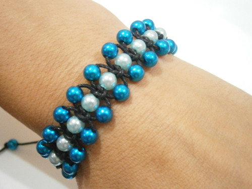 Perličkový tyrkysový náramek (macramé/shamballa) — foto 2