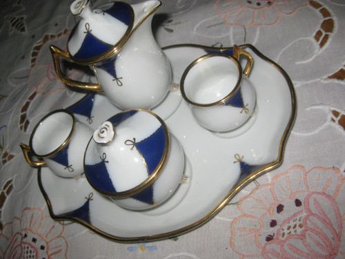 Malá porcelánová souprava " zámecká" — foto 4