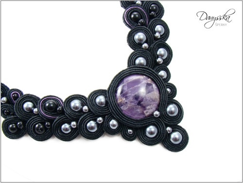 Černofialový soutache náhrdelník s ametystem — foto 4
