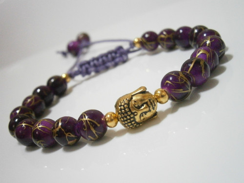 Fialový náramek s Buddhou (macramé) — foto 3