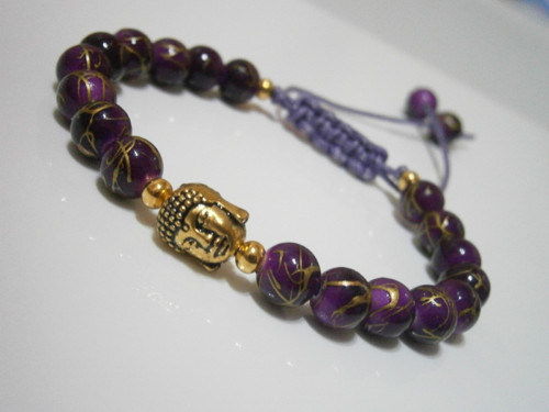 Fialový náramek s Buddhou (macramé) — foto 4