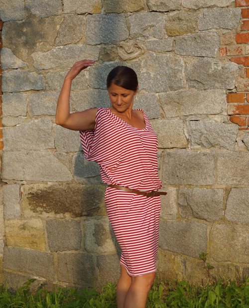 Šaty červený proužek. — foto 4