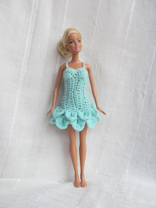 Zelenkavé letní šaty pro Barbie — foto 2