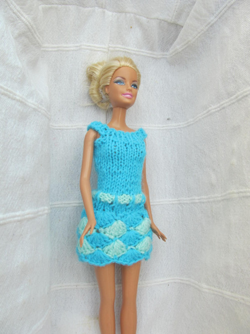 Modré šatičky na léto pro Barbie — foto 2