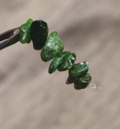 Zlomky chromdiopsidu D3611 — foto 2