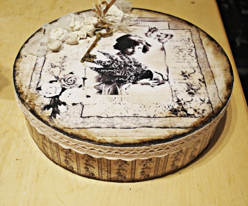 Velká shabby chic kulatá krabice — foto 4