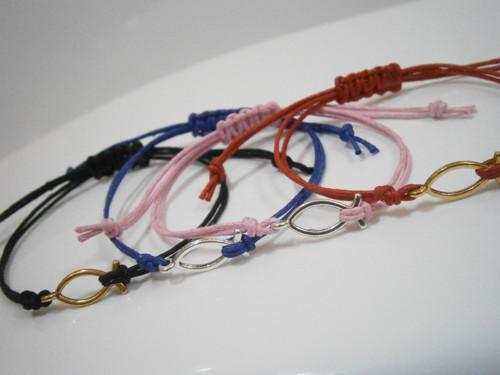 "VĚŘÍM" - náramek (macramé) - Unisex — foto 3