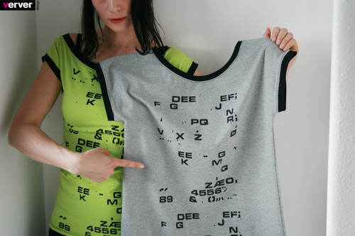 Triko šedé - "písmo" (XL) — foto 2